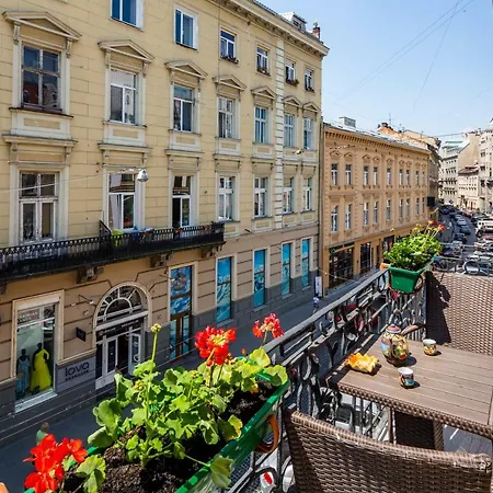 Апартаменты Leoapart Near Rynok Square With 2 Bedroom With Balcony Львов