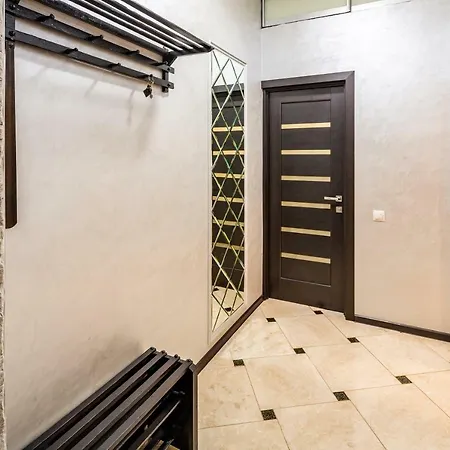 Leoapart Near Rynok Square With 2 Bedroom With Balcony *