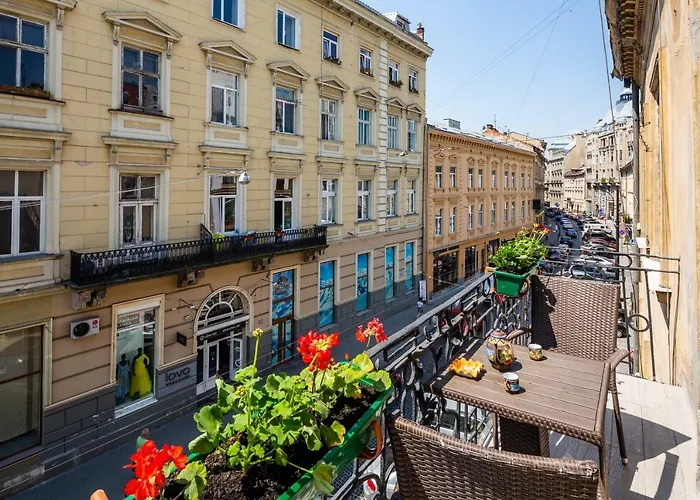 Apartament Leoapart Near Rynok Square With 2 Bedroom With Balcony Lwów