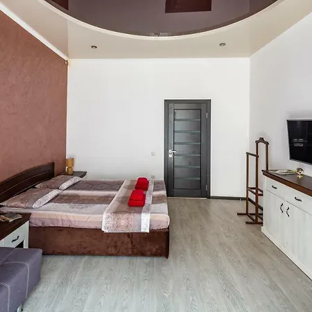 Leoapart Near Rynok Square With 2 Bedroom With Balcony Appartamento