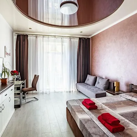 Leoapart Near Rynok Square With 2 Bedroom With Balcony Leopoli