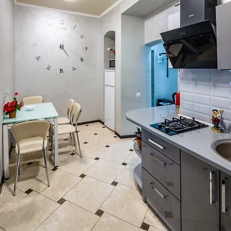 Appartamento Leoapart Near Rynok Square With 2 Bedroom With Balcony Leopoli