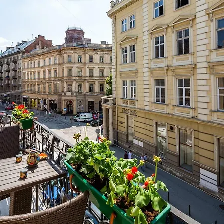 Leoapart Near Rynok Square With 2 Bedroom With Balcony * Lviv